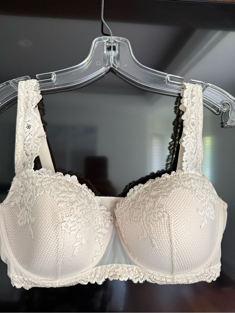 intimissimi Lace-Trim Balconette Bra in Cream